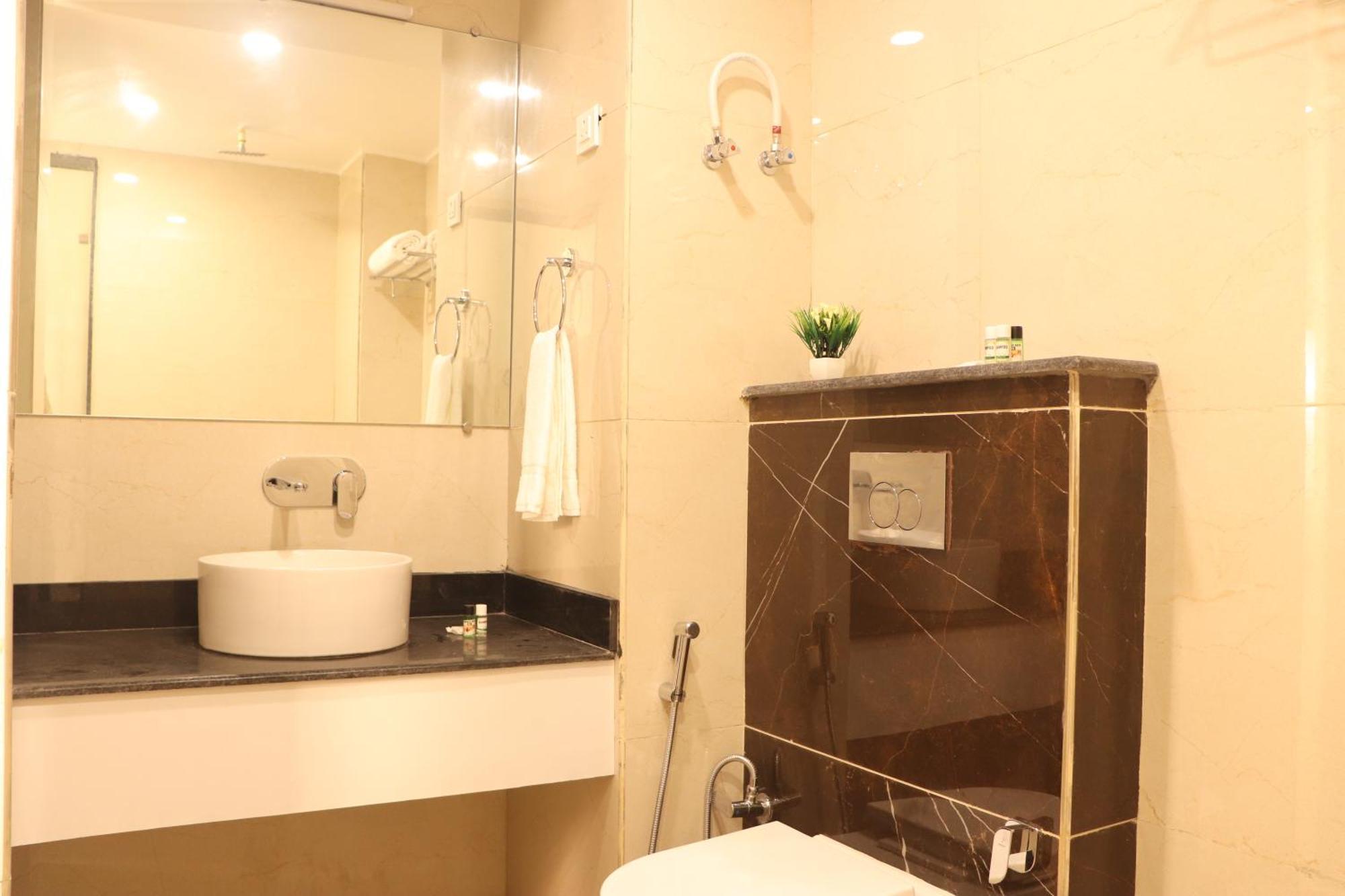Green Hotel - Behind Parmarth Niketan Rishīkesh Стая снимка